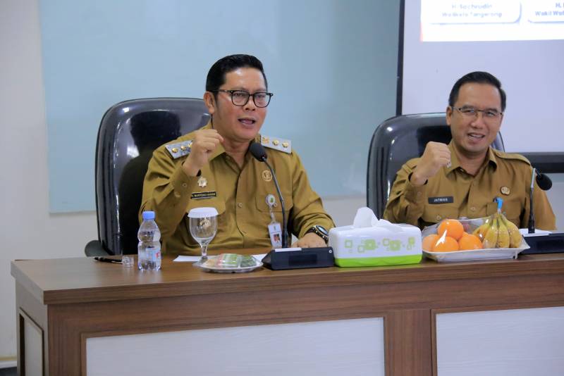 Tutup Pelatihan Pemanfaatan AI, Wakil Wali Kota: Guru Harus Terus Berkembang sesuai Kebutuhan Zaman