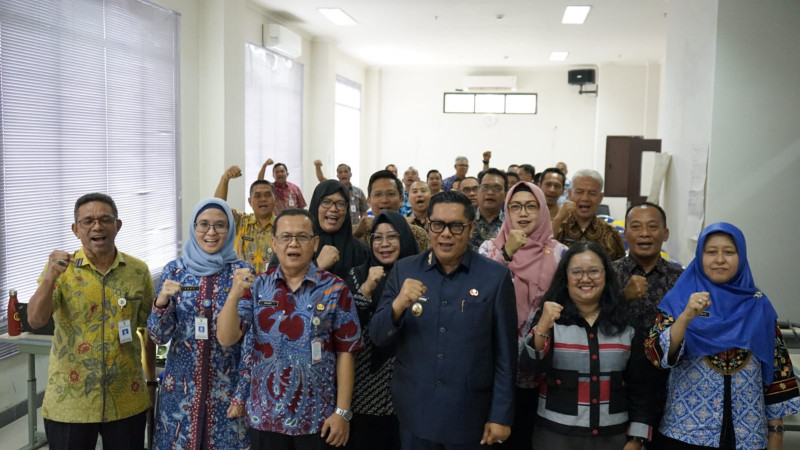 Tutup Pelatihan Komunikasi Publik, Maryono : Komunikasi yang Baik Bukan Sekadar Kata-kata, Tetapi Tentang Membangun Kepercayaan